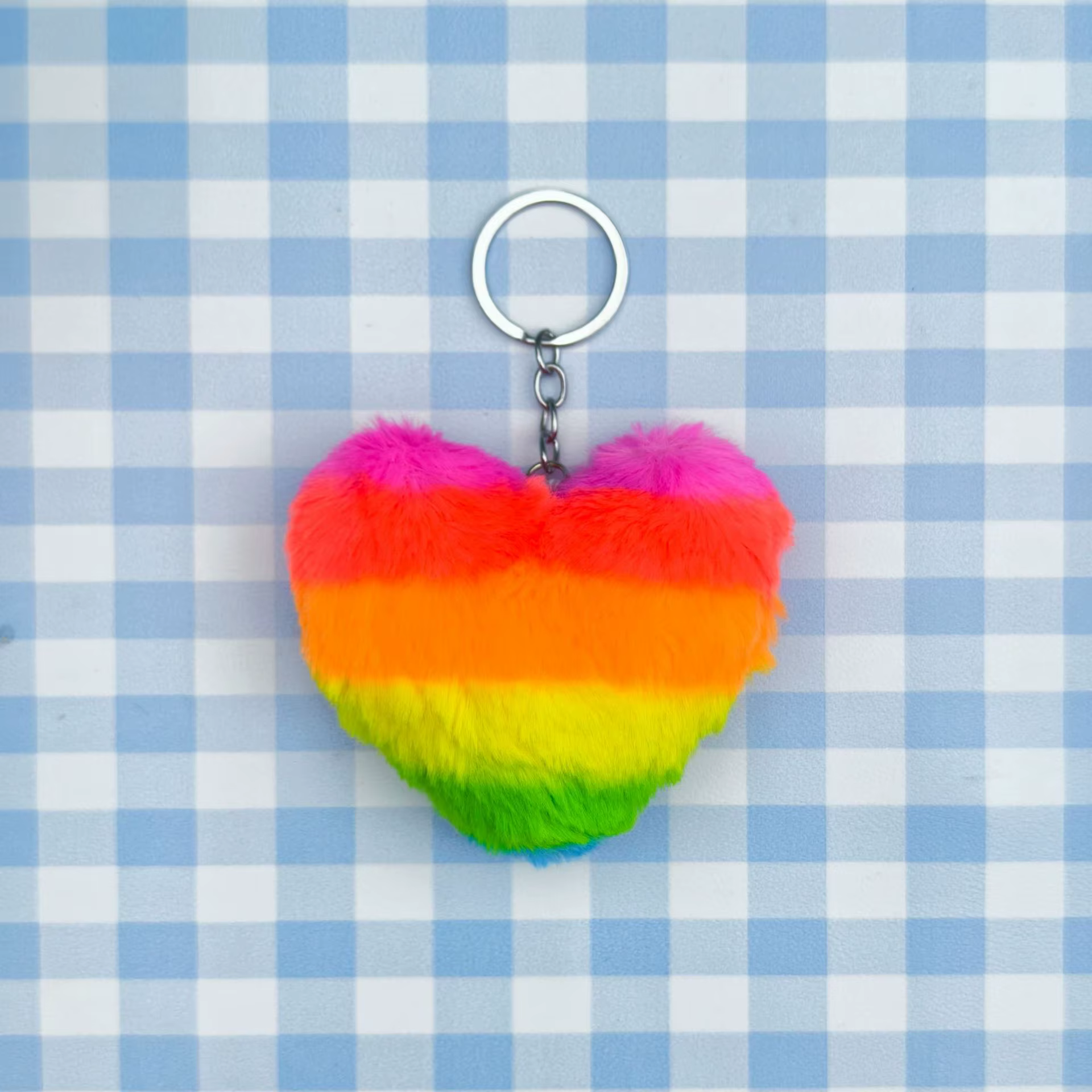 Porte-clés en peluche en forme de cœur arc-en-ciel mignon et personnalisé, accessoire pompon pour sa