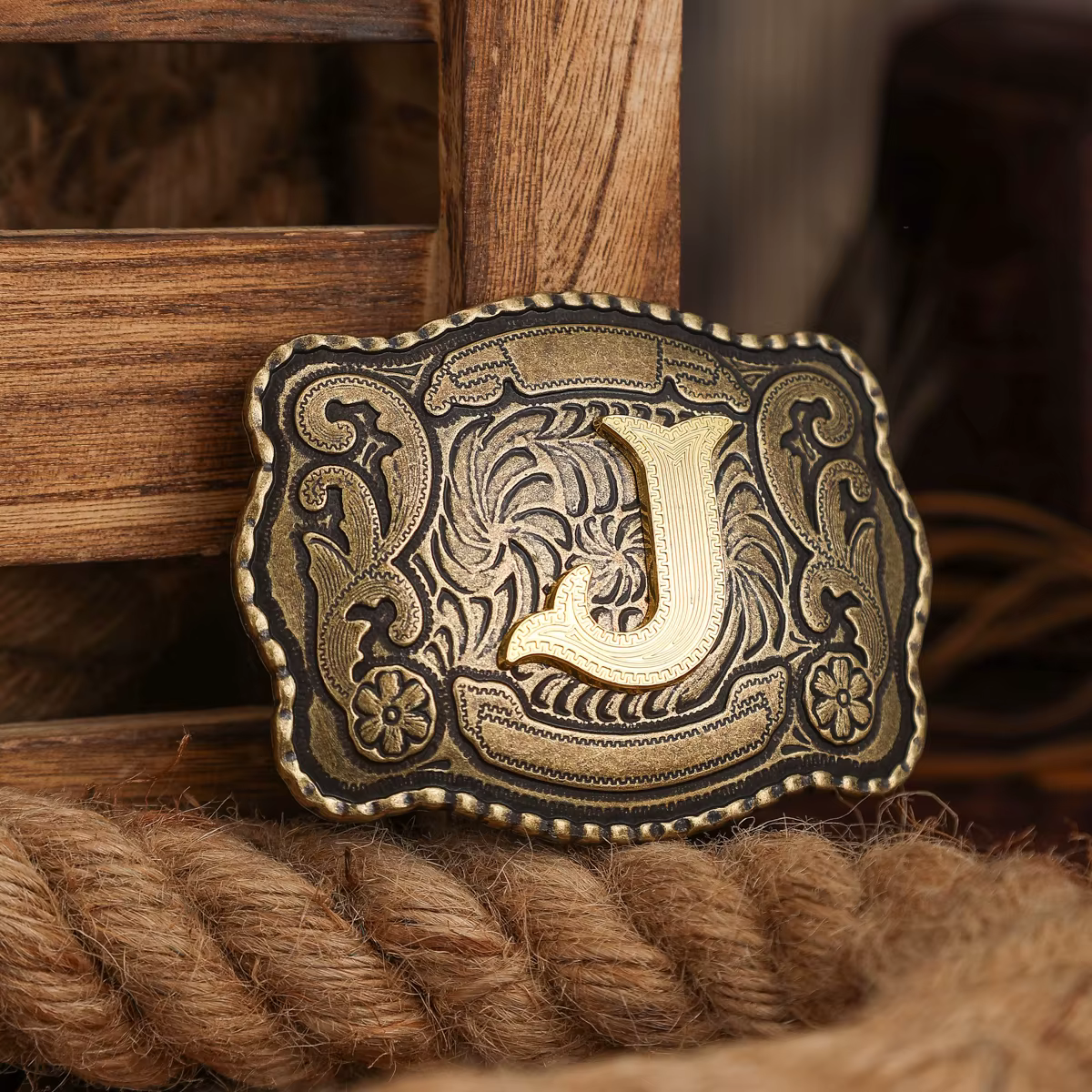 Une boucle de ceinture de style occidental, en matériau métallique, avec une boucle de ceinture rétr