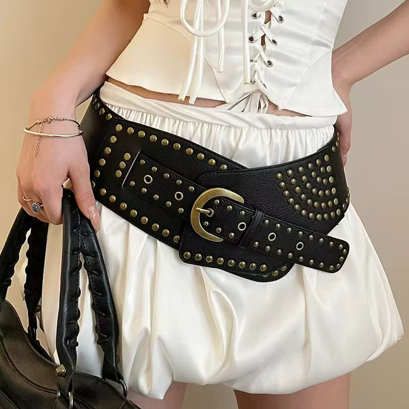 Ceinture large pour femme avec rivets rétro haut de gamme en bronze dans un style Wasteland