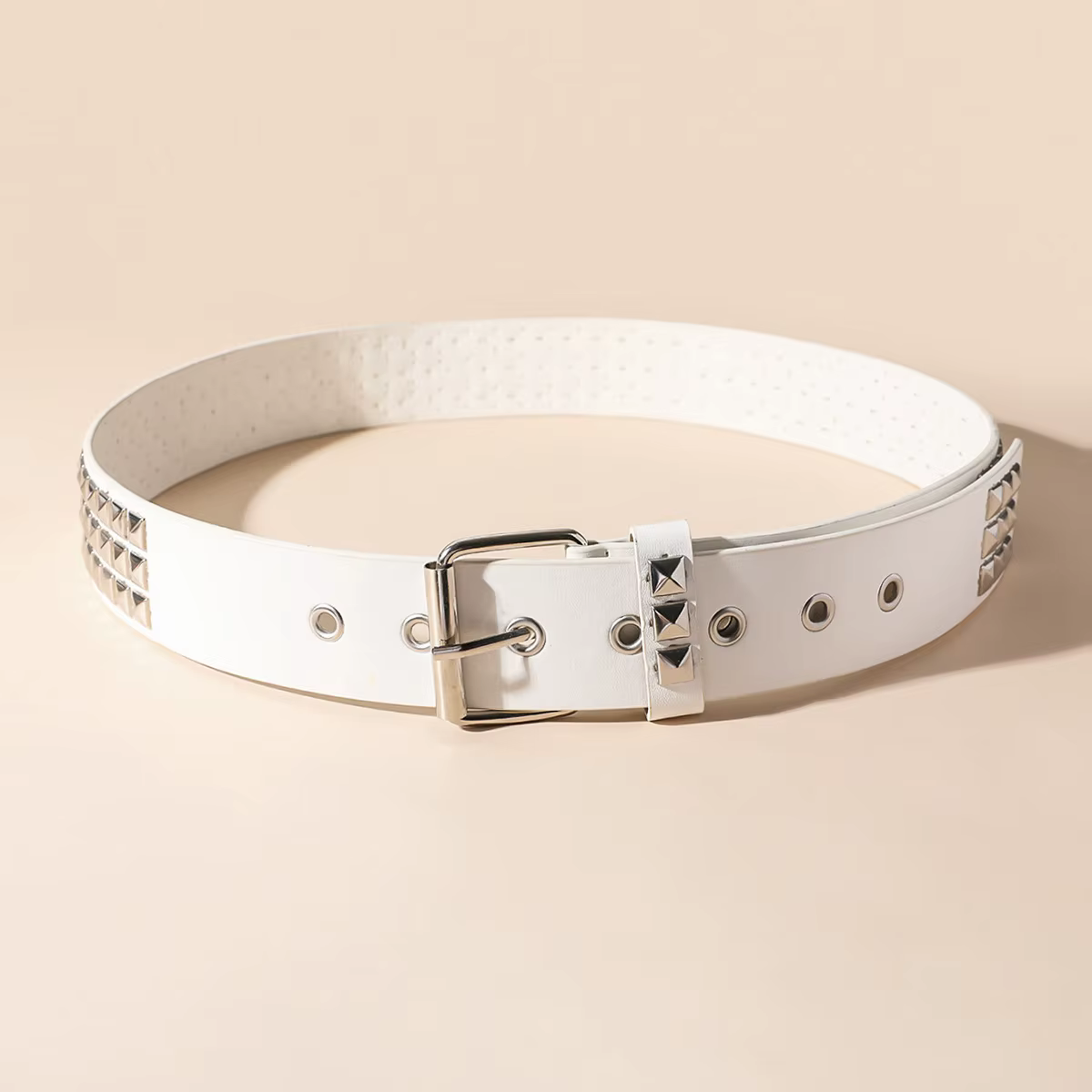 Nouvelle ceinture de style vintage avec perles carrées et rivets, ceinture en forme de pyramide en m