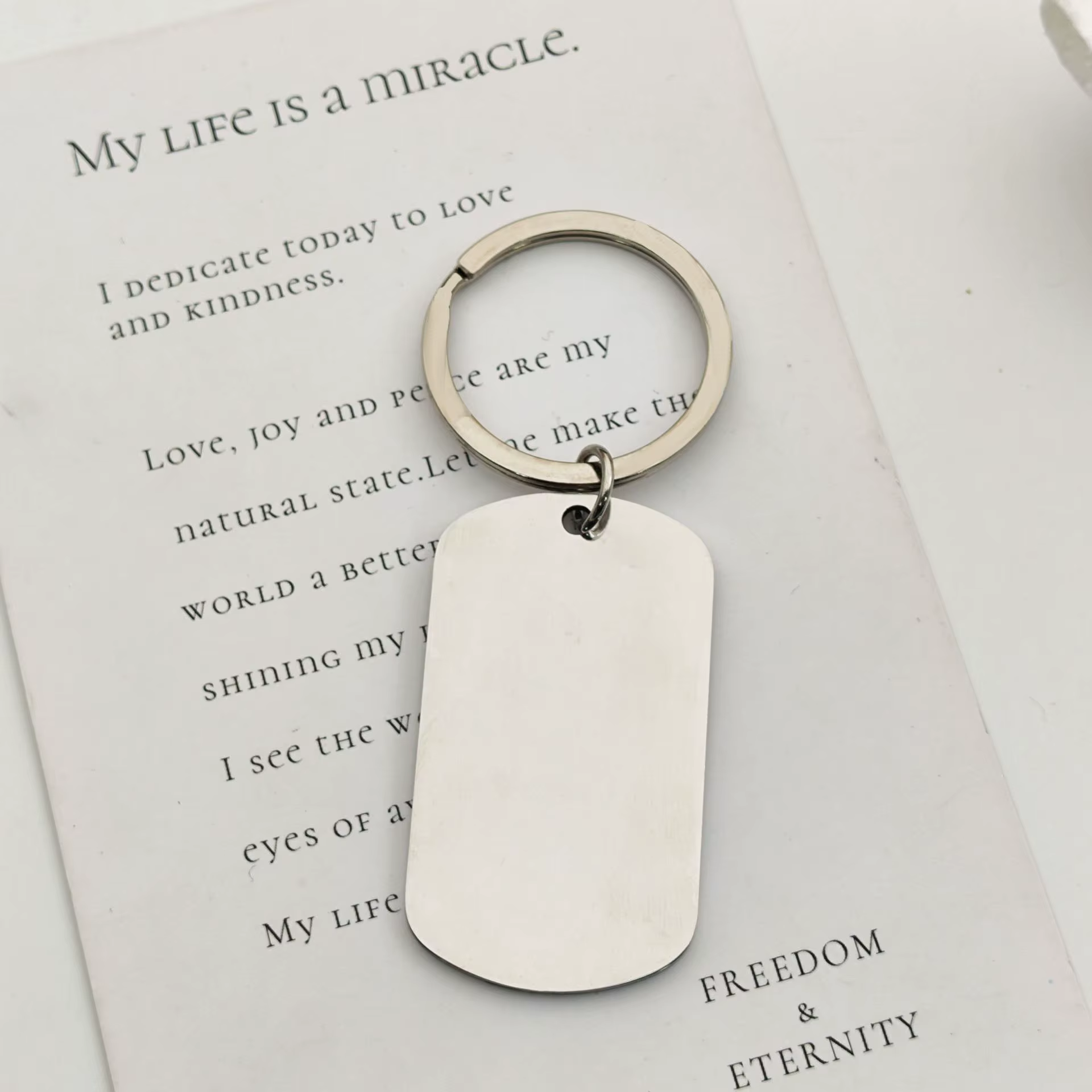 Porte-clés en métal élégant, pendentif en alliage stylé, support contemporain, ornement minimaliste,