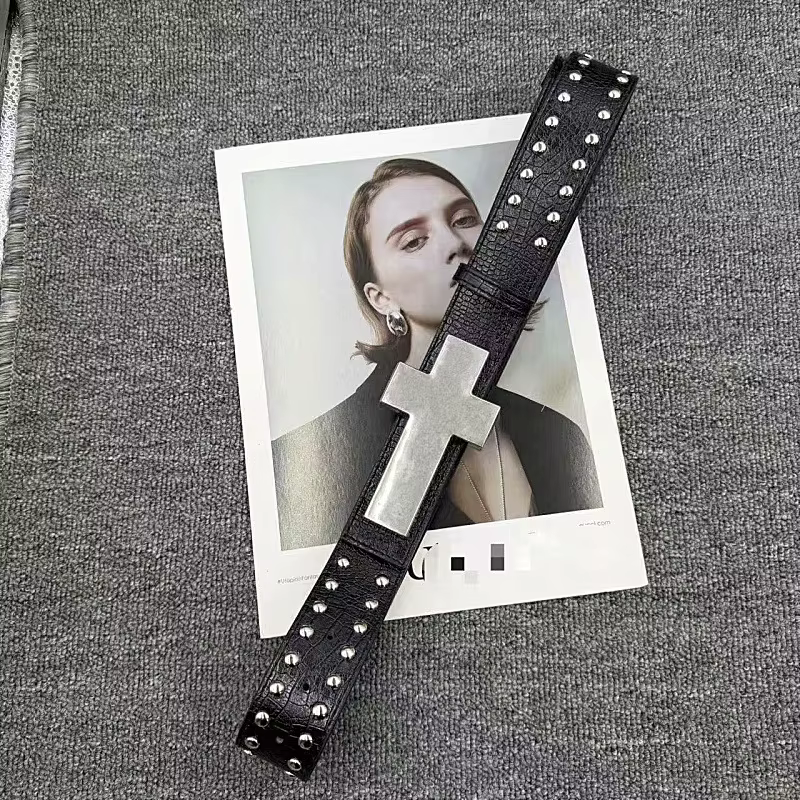 Ceinture croisée en métal cloutée à motif craquelé, accessoire vestimentaire de style gothique punk 