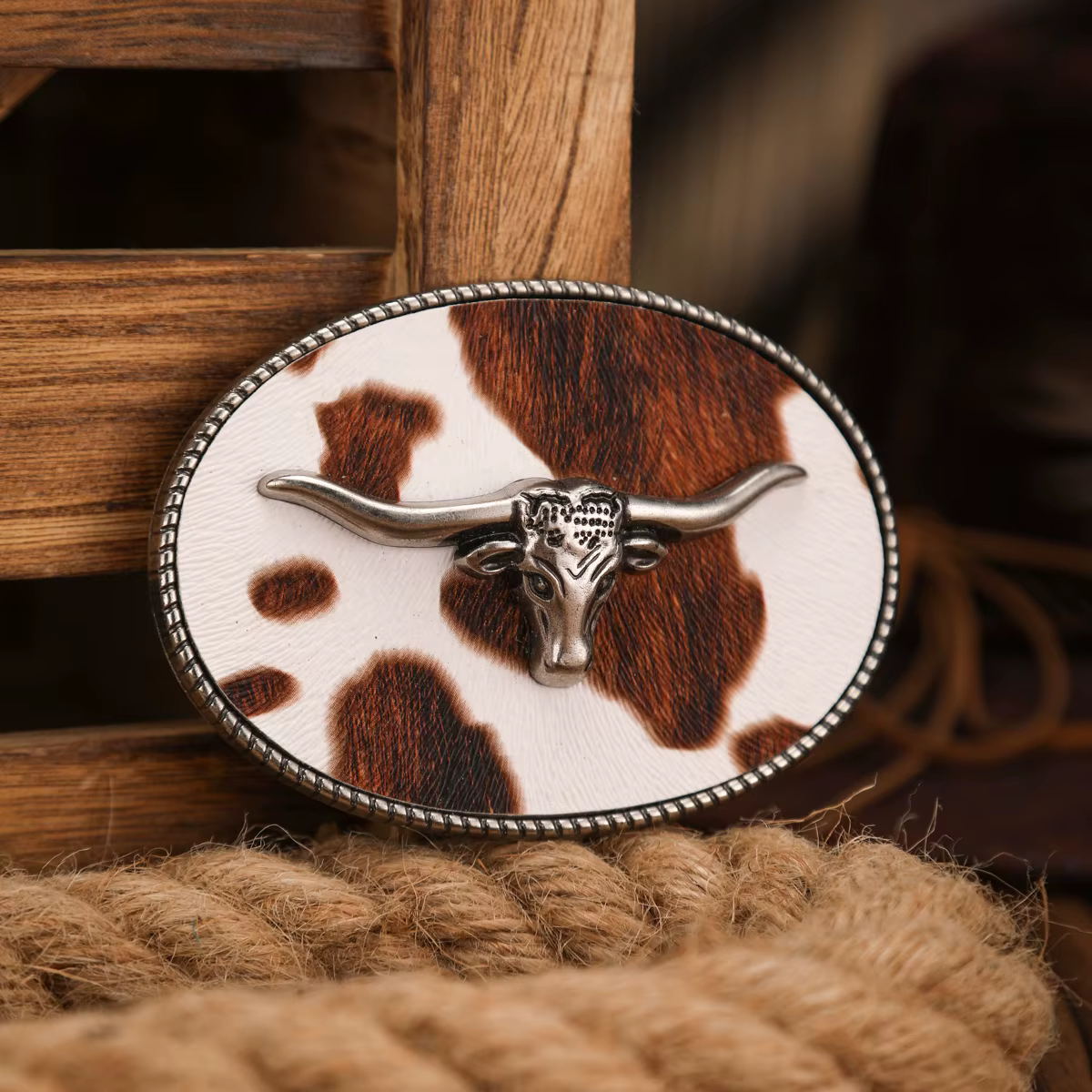 Une boucle de ceinture de style occidental, une ceinture rétro personnalisée avec une tête de boucle