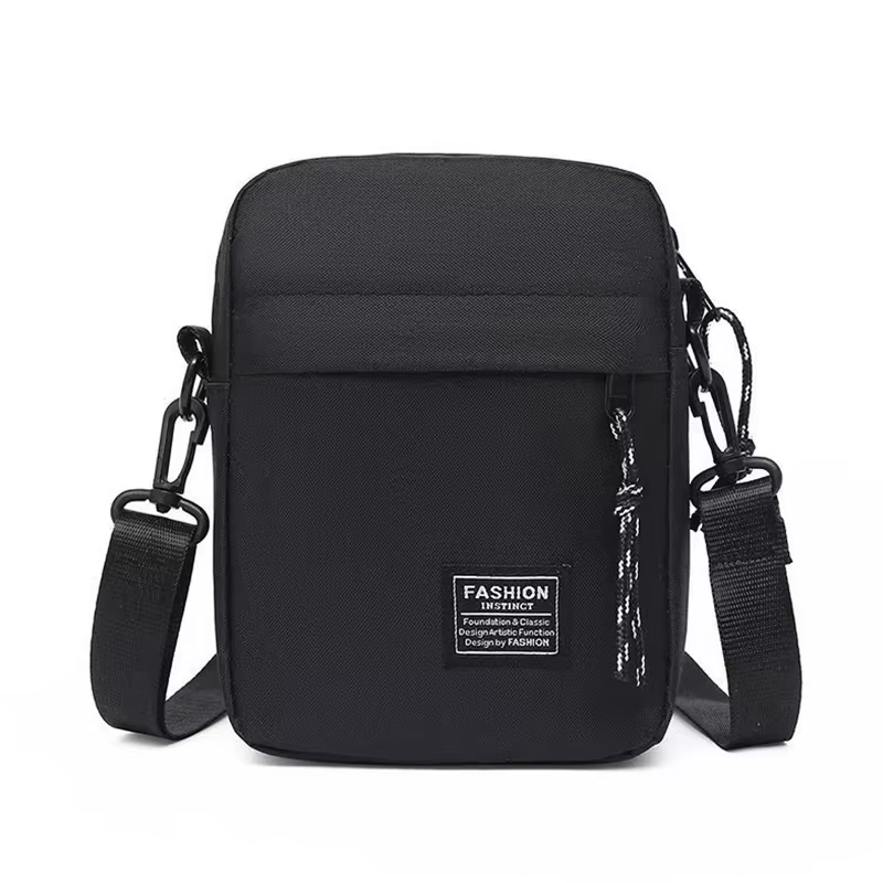 Sac pour hommes, disponible dans un seul design à bandoulière ou à bandoulière, adapté à un usage qu