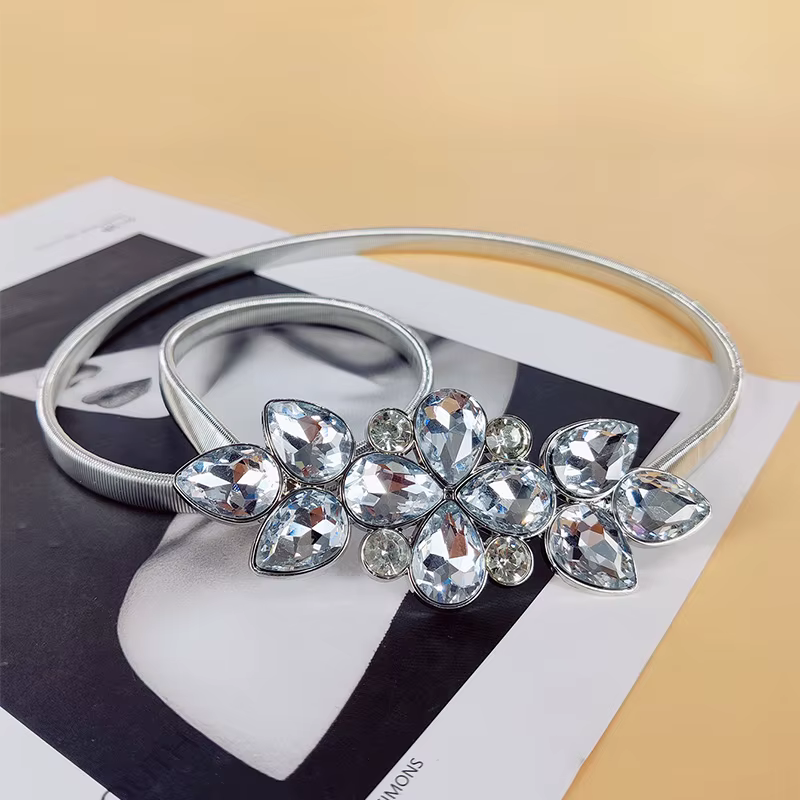 Haute qualité luxe Desiner femmes strass flore élastique chaîne en métal ceinture femme doré élégant