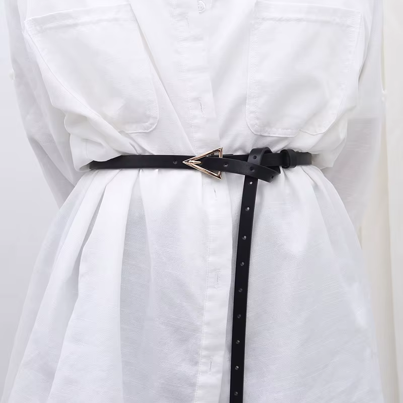 Ceinture fine en cuir pour femme, ceinture triangulaire simple, structure en métal, ceinture en cuir