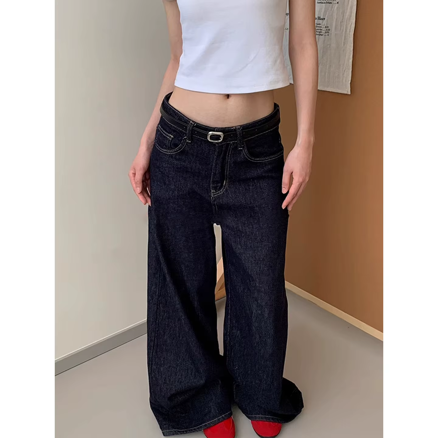 Ceinture élégante en cuir rouge avec boucle carrée en métal, accessoire de mode décontracté pour fem