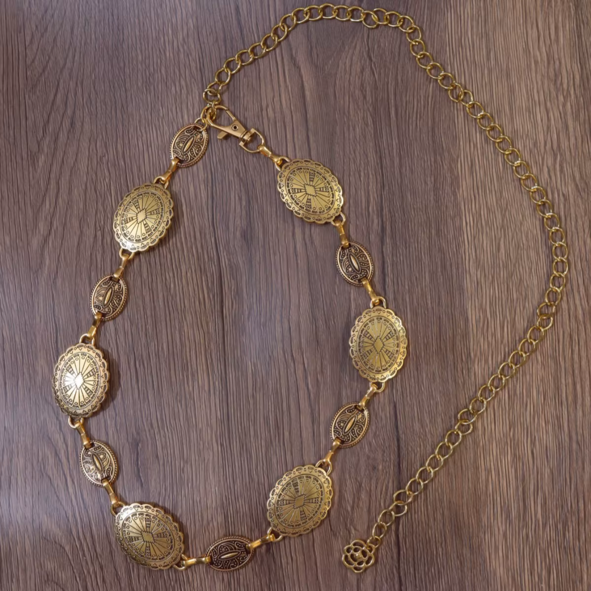 Ceinture en chaîne creuse de Style Boho, argent et or, ceinture de taille réglable avec incrustation en métal Vintage pour femmes, accessoires de bijouterie, 1 pièce