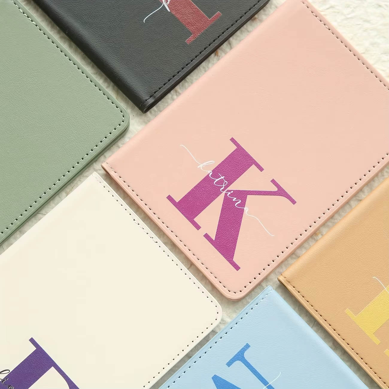 1 couverture de passeport personnalisée avec nom et initiales sur mesure