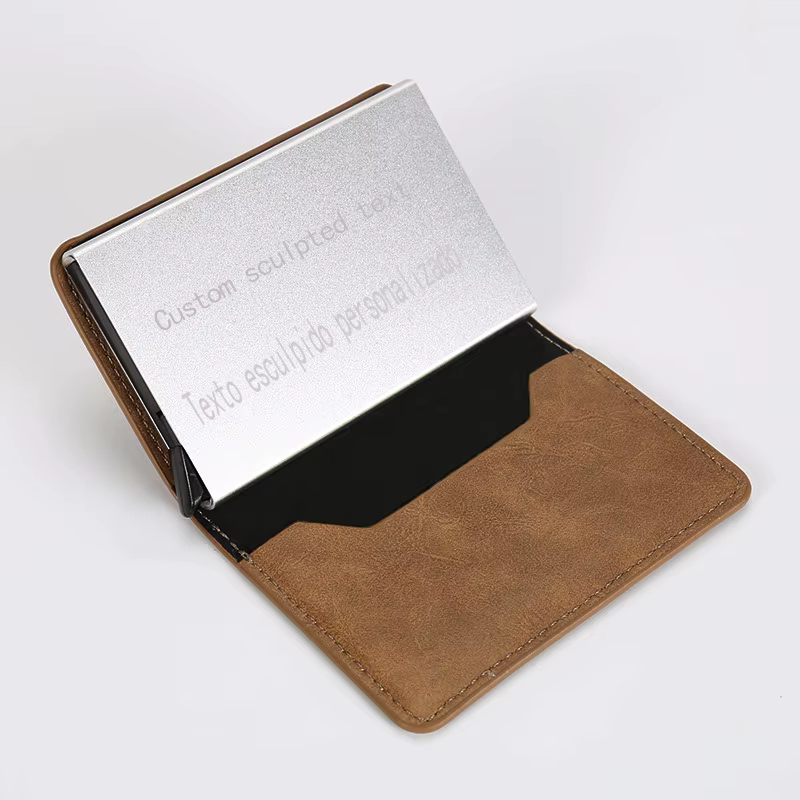 Porte-cartes en cuir marron personnalisé pour hommes