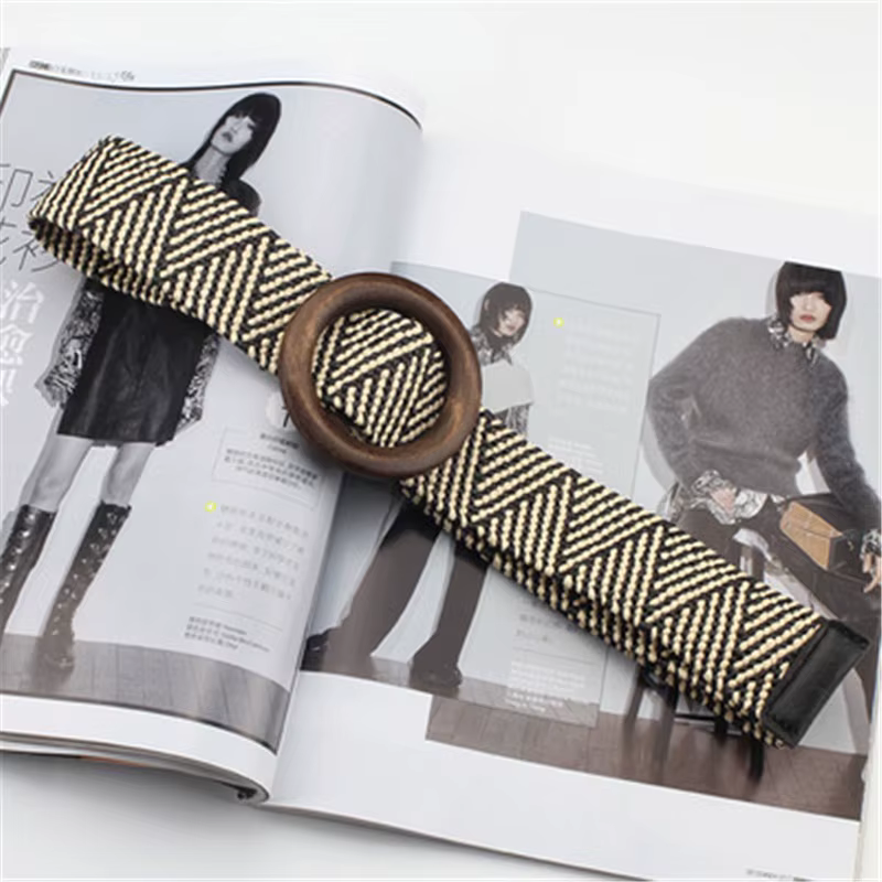 Ceinture tressée élastique bohème avec boucle en bois pour femmes
