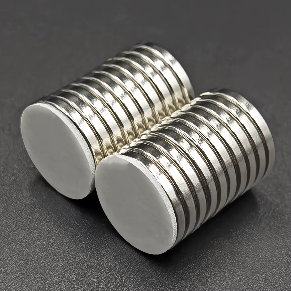 Aimants puissants ronds en néodyme avec adhésif double face, magnétiques pour la fixation au bureau et en cuisine, multi-usages pour le bricolage et l'artisanat