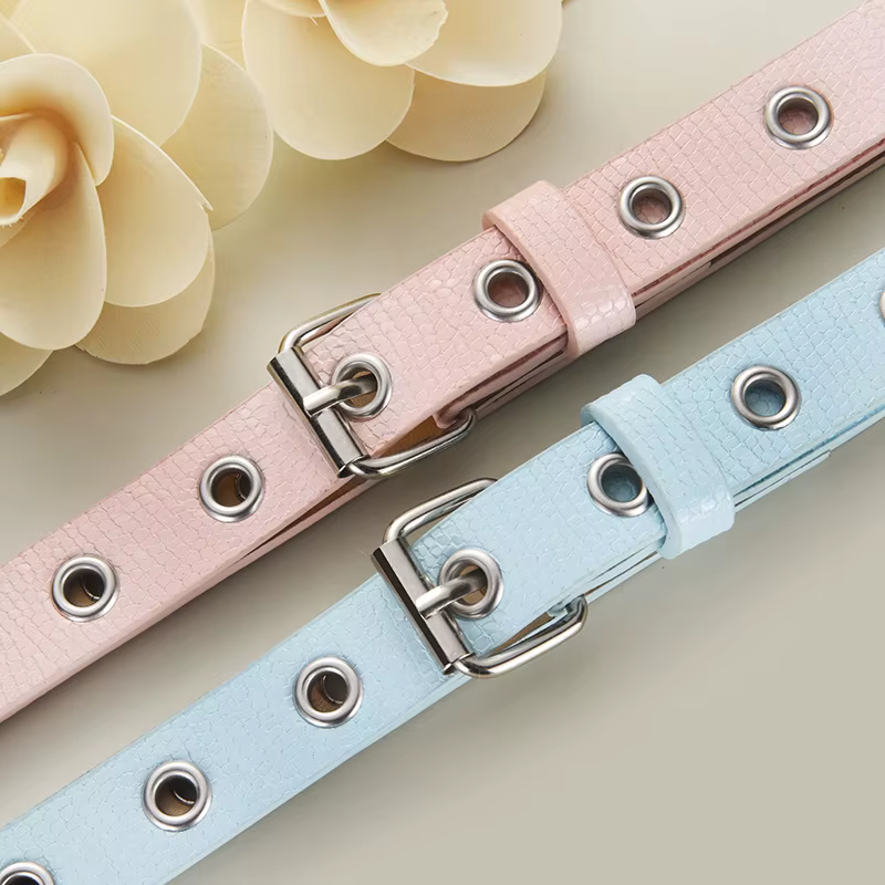 Ceinture en cuir pour femme, tendance et fraîche, avec détails ajourés, pour jeans, style punk minimaliste unique pour le quotidien