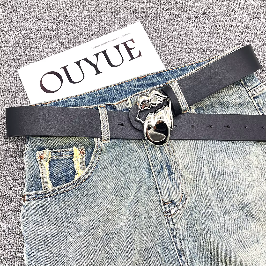 2025 mode luxe concepteur y2k grande langue boucles ceinture femmes grande ceinture en cuir PU ceinture pour dame accessoire