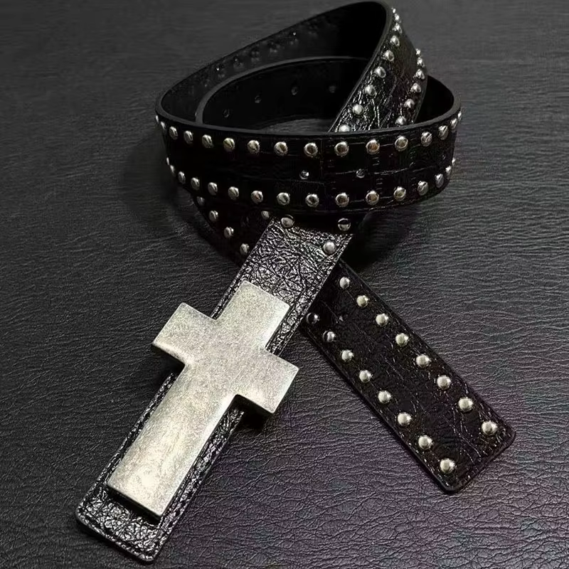Ceinture unisexe style Harajuku punk cloutée avec croix