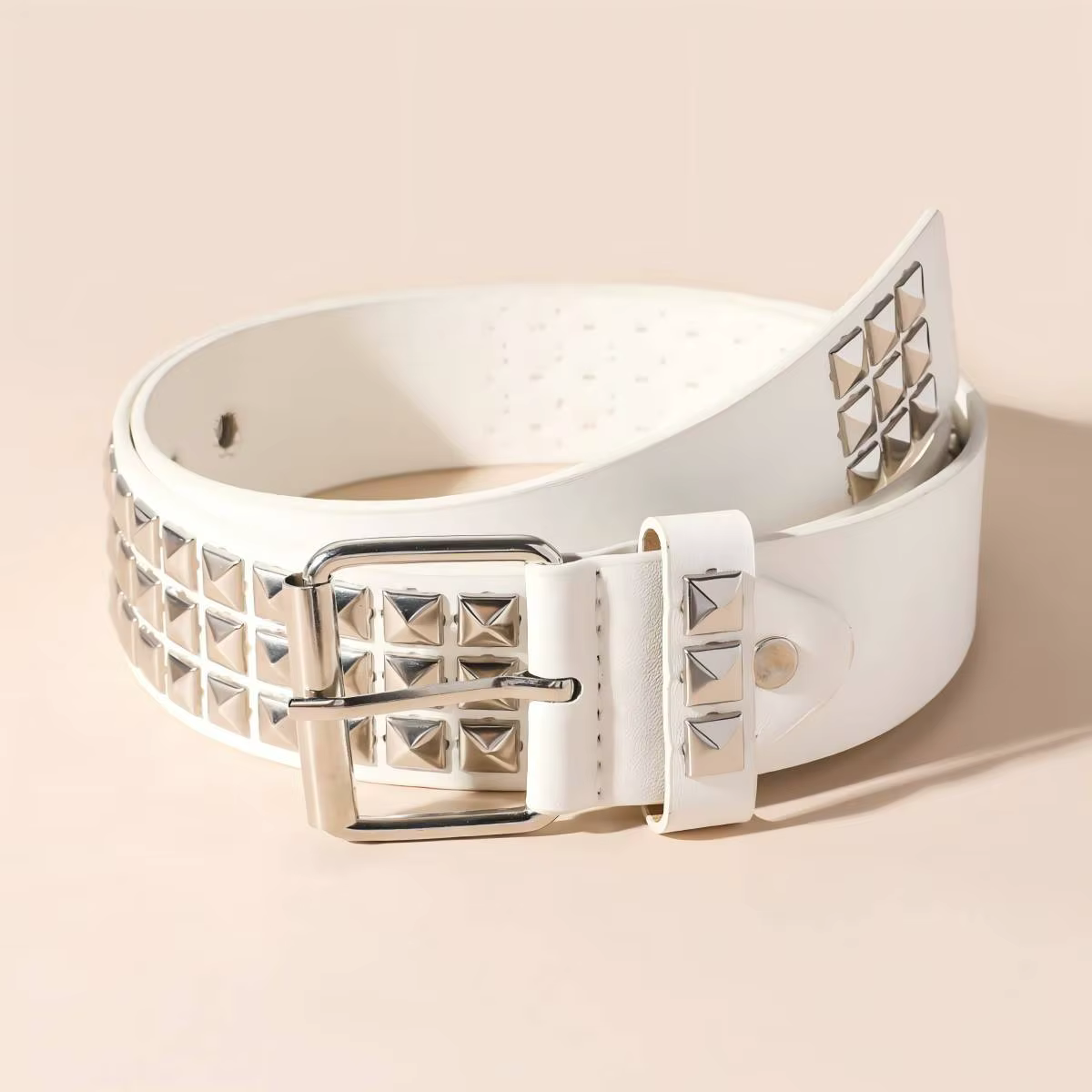 Nouvelle ceinture de style vintage avec perles carrées et rivets