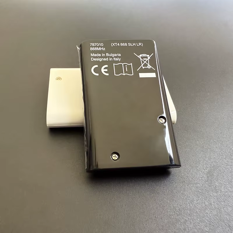 Télécommande de porte de garage FAAC XT2 868 SLH LR (868 MHz, code tournant) / Télécommande de portail FAAC XT4 868 SLH LR