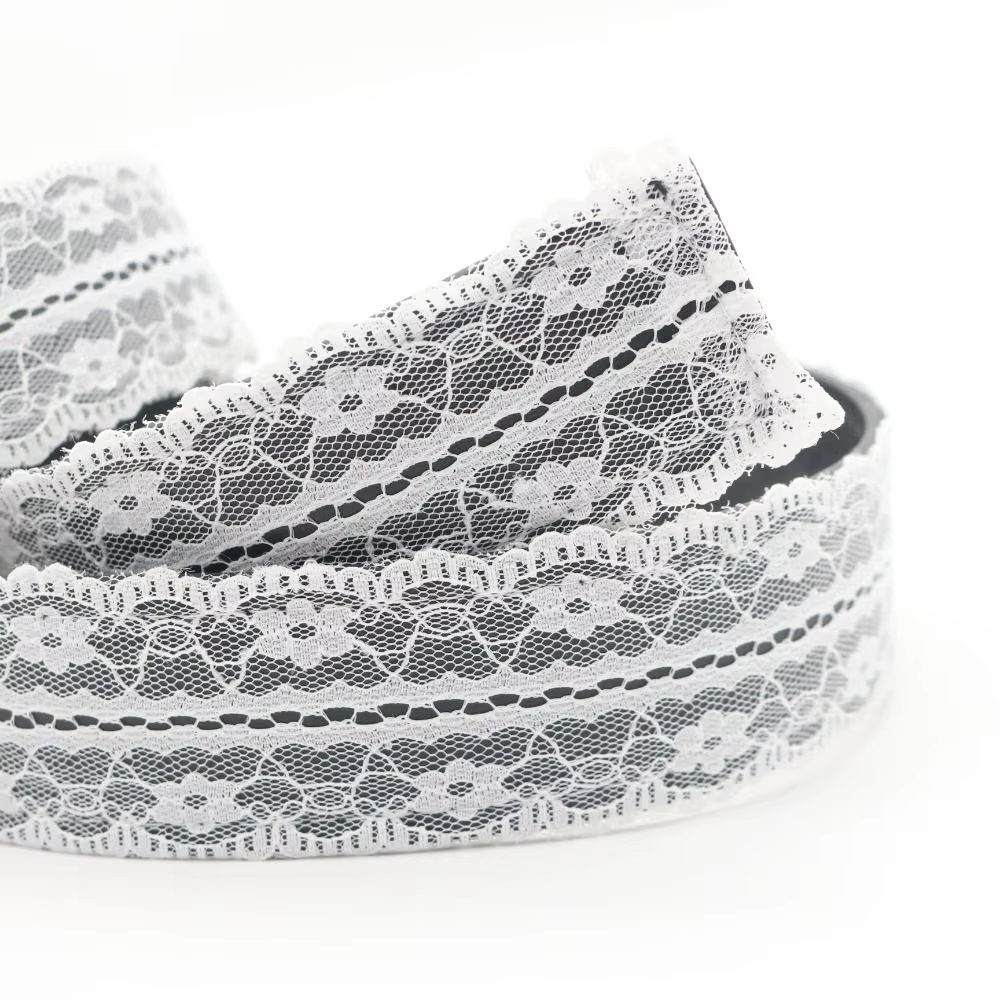 Belle ceinture de taille en dentelle en cuir blanc à fleurs