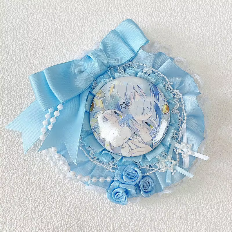 Porte-badge rond chic et unique en dentelle, avec chaîne de perles et nœud papillon, fait main, pour badges de personnages d'anime, de dessins animés et de jeux, badges de soutien pour célébrités et i
