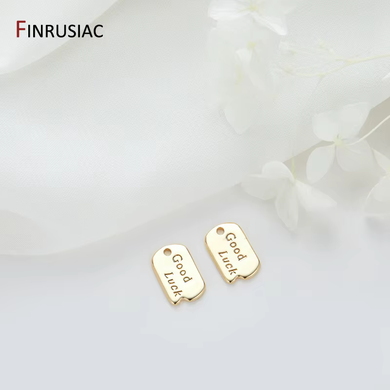 Étiquette porte-bonheur plaquée or 14 carats, pendentif de marque Kpop Hip-Pop, composant de fabrication de bijoux de luxe à la mode