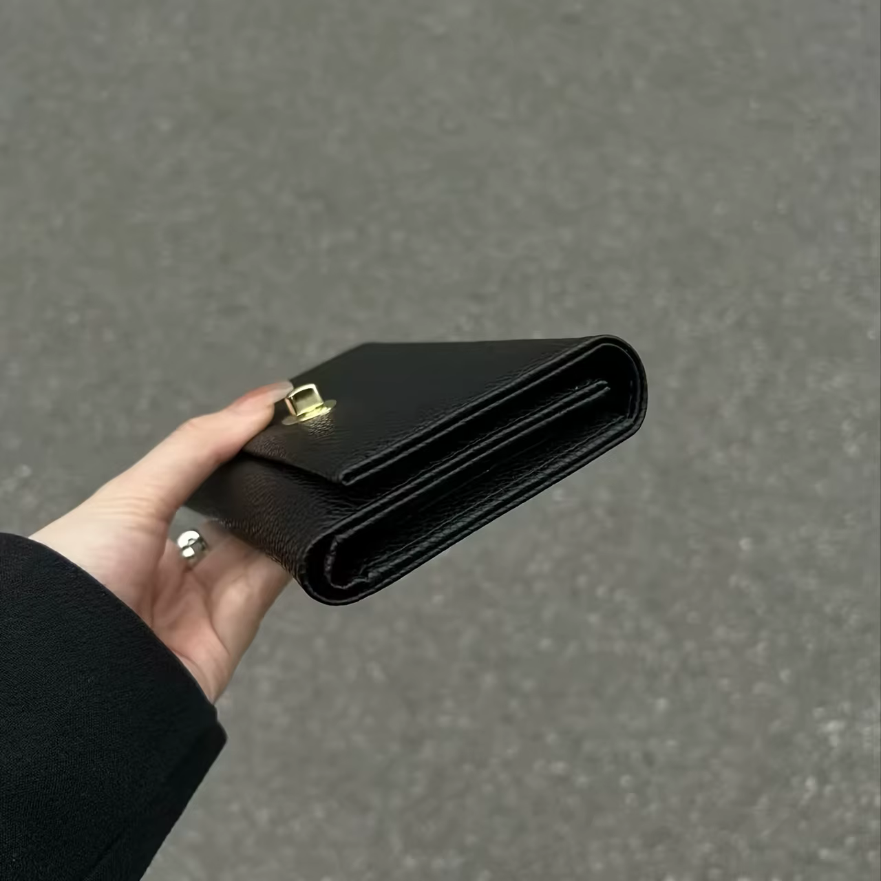 Portefeuille noir exquis pour femmes