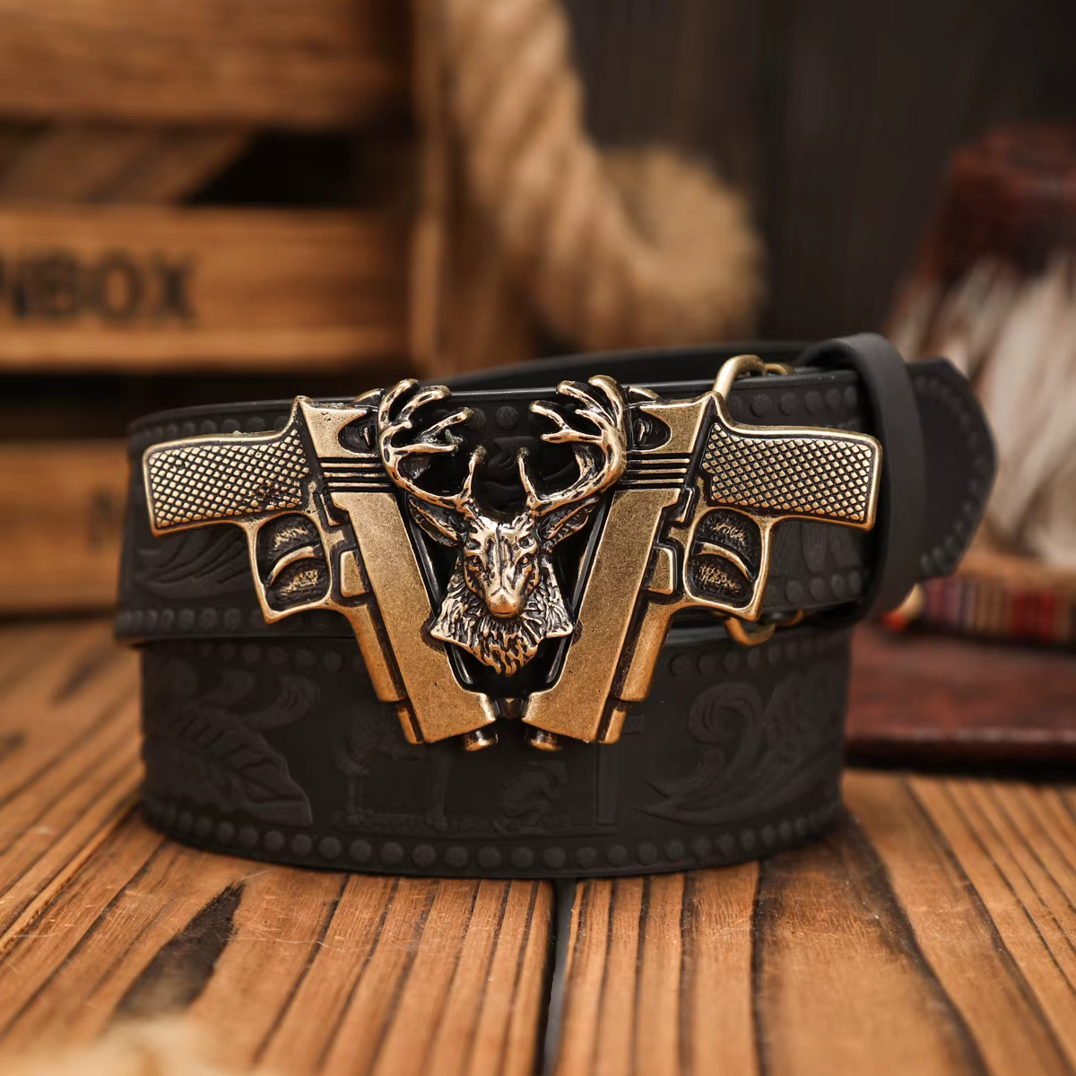 Une ceinture en PU à boucle de style occidental adaptée aux hommes et aux femmes
