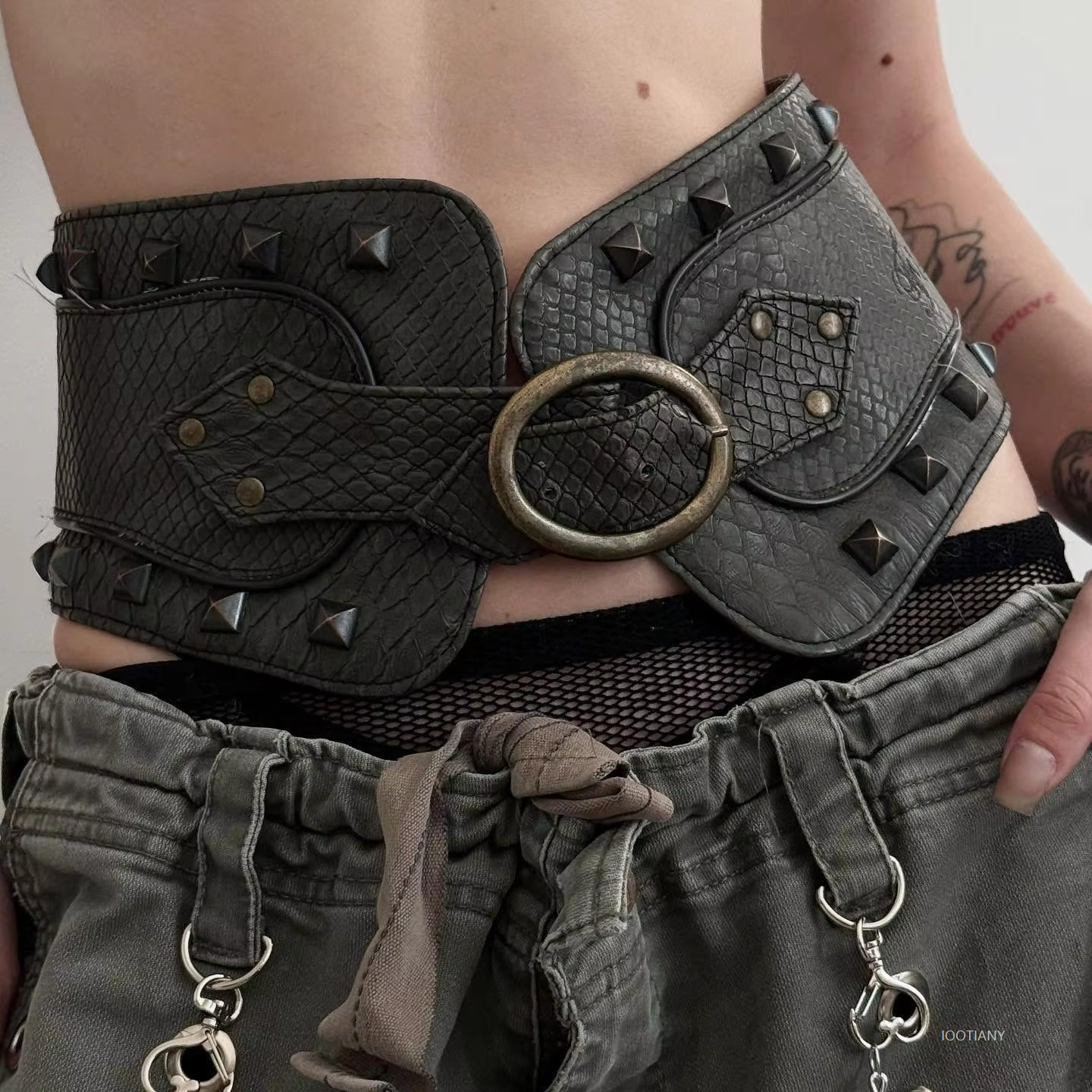 Nouvelle ceinture décorative punk en métal pour cosplay, ceinture large rétro pour fashionistas, accessoire croisé à deux voies sombre, bustier