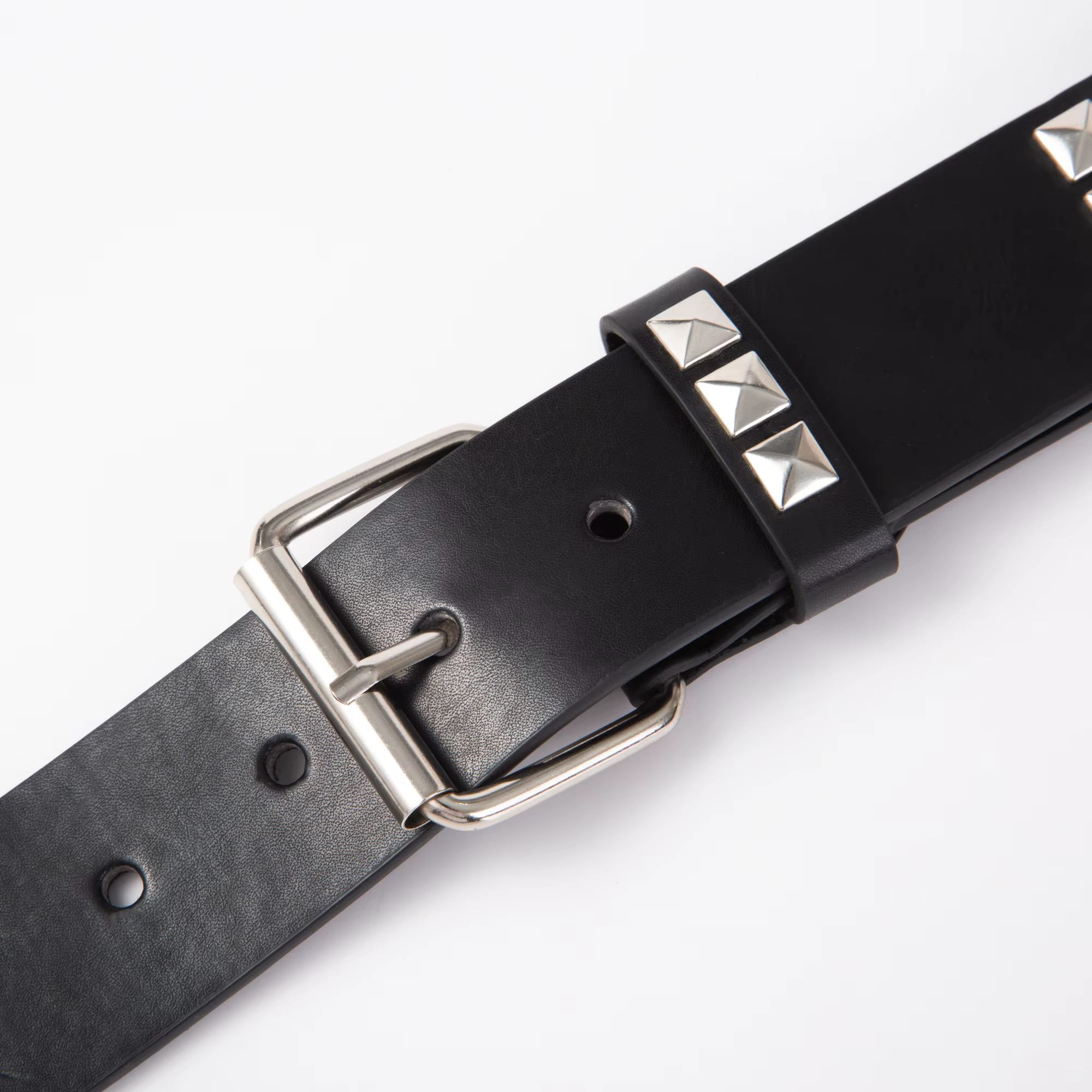 Ceinture à rivets carrés et perles