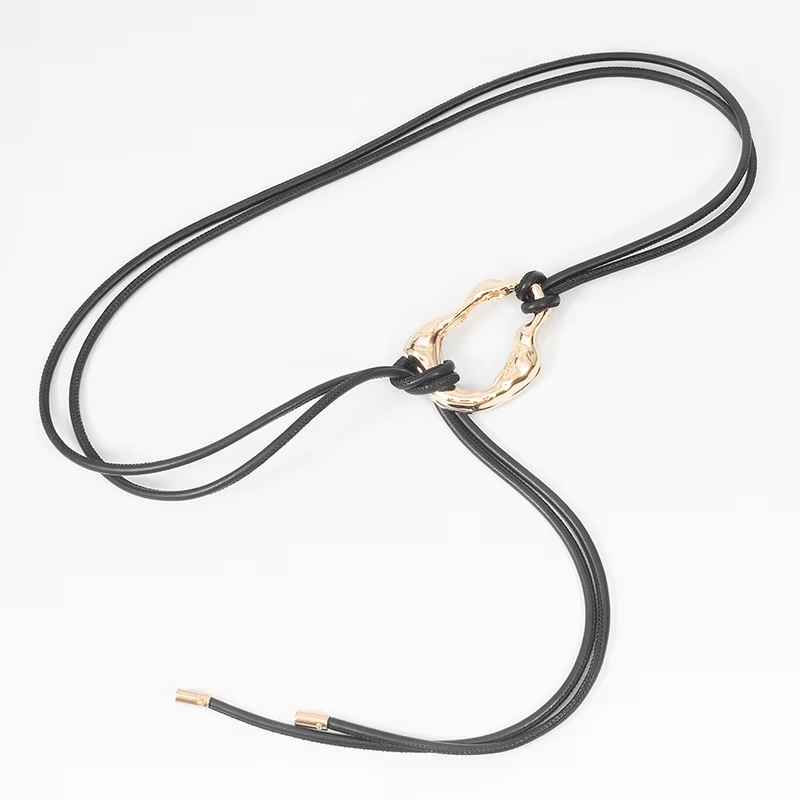 Ceinture de taille en cuir souple avec boucle dorée pour femmes