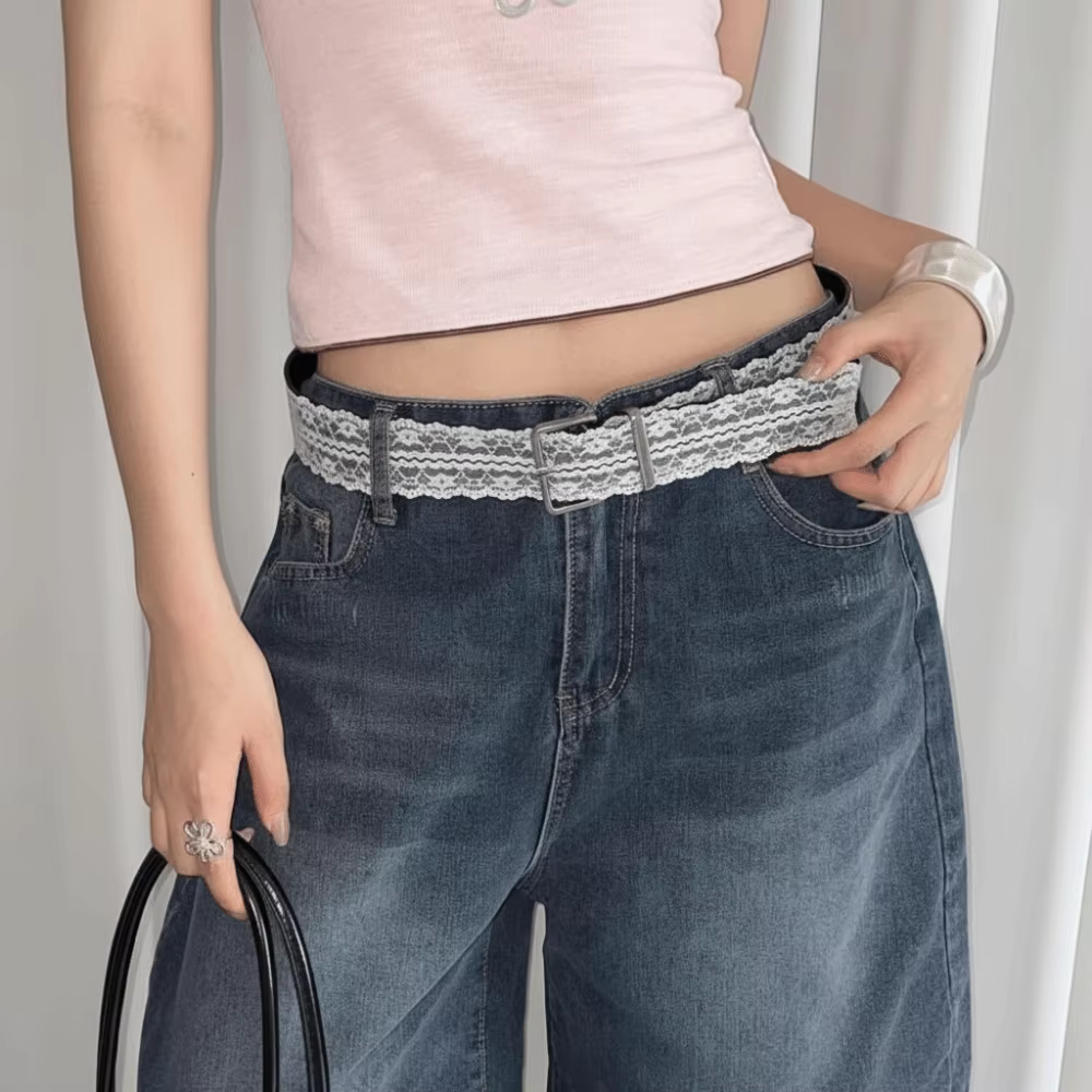 Belle ceinture de taille en dentelle en cuir blanc