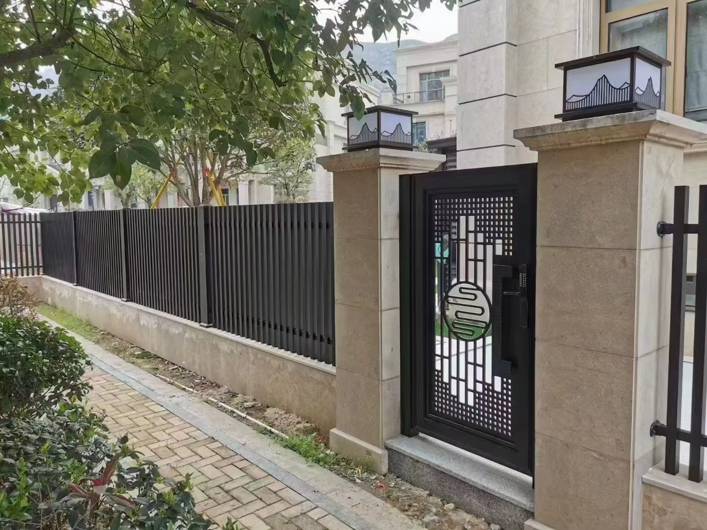 Porte Piétonnière en Aluminium Moderne Résidentielle, Porte de Driway avec Haute Sécurité