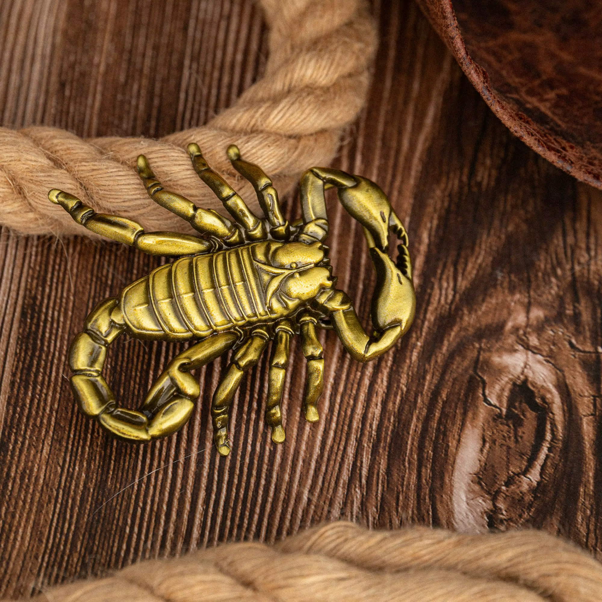 Une boucle de ceinture Scorpion Doré