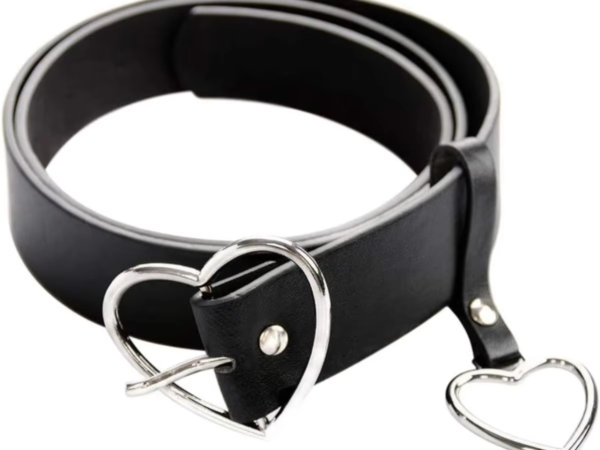 Ceinture à boucle en forme de cœur