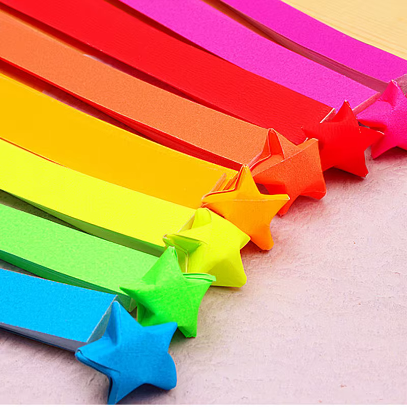 Origami Lucky Star rubans couleurs bandes papier pliant Kit Lucky Wish étoile décoration souhaitant étoile pour les enfants (couleur aléatoire)