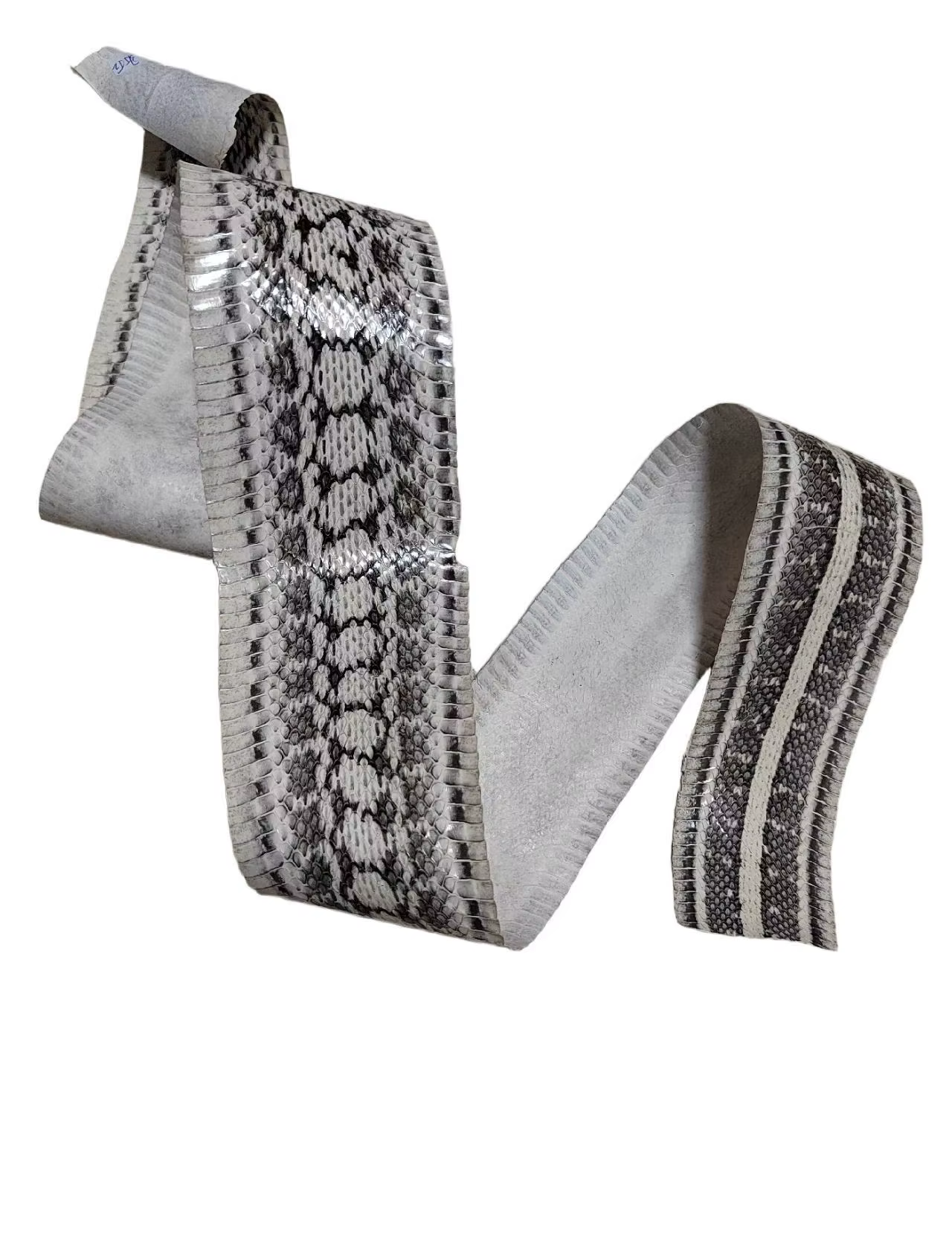 Cuir de serpent naturel non teint noir et blanc de 110 cm de long pour ceinture