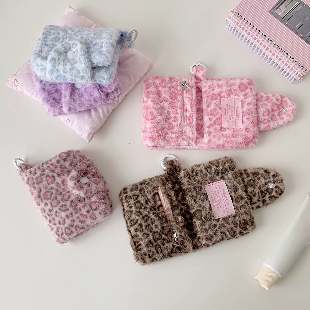 Porte-monnaie en peluche motif léopard