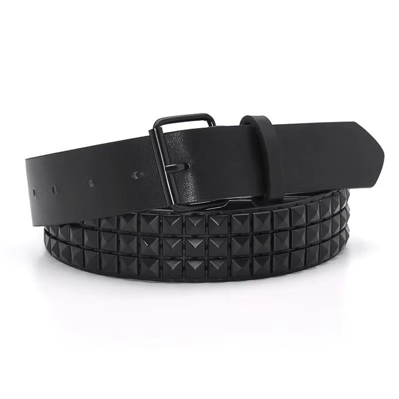 Ceinture punk cloutée pyramide