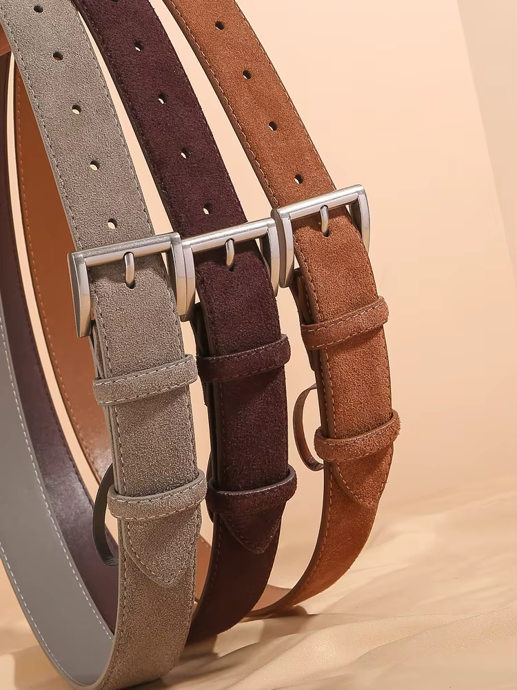 Ceinture en daim élégante pour femmes avec boucle en métal doré