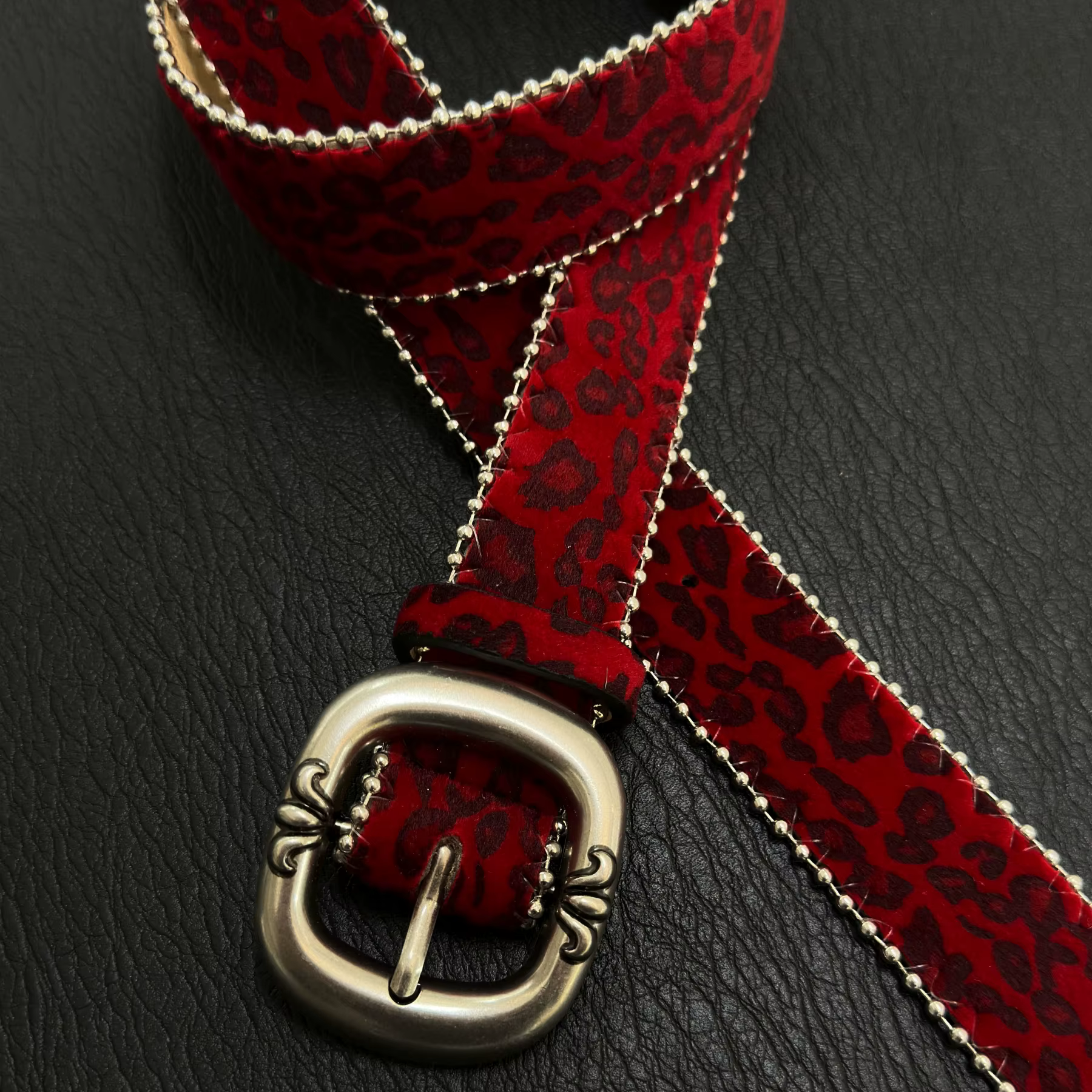 Ceinture en velours imprimé léopard rouge