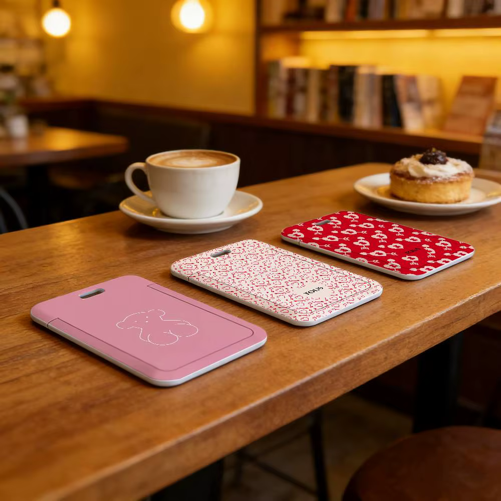 Porte-cartes avec cordon de la marque T-TOUS-S