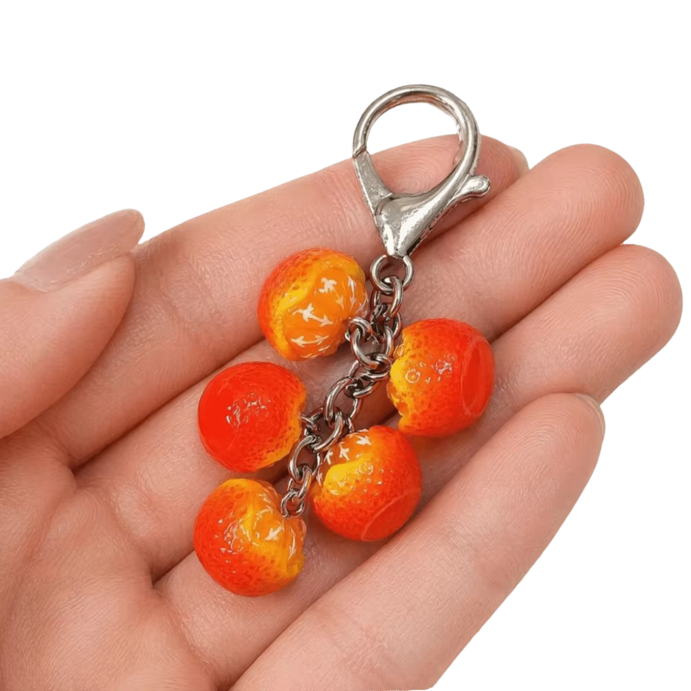 Porte-clés en résine 3D réaliste en forme de fruits rouges, perles épaisses, couleurs vives, breloque de sac léger au design fantaisiste