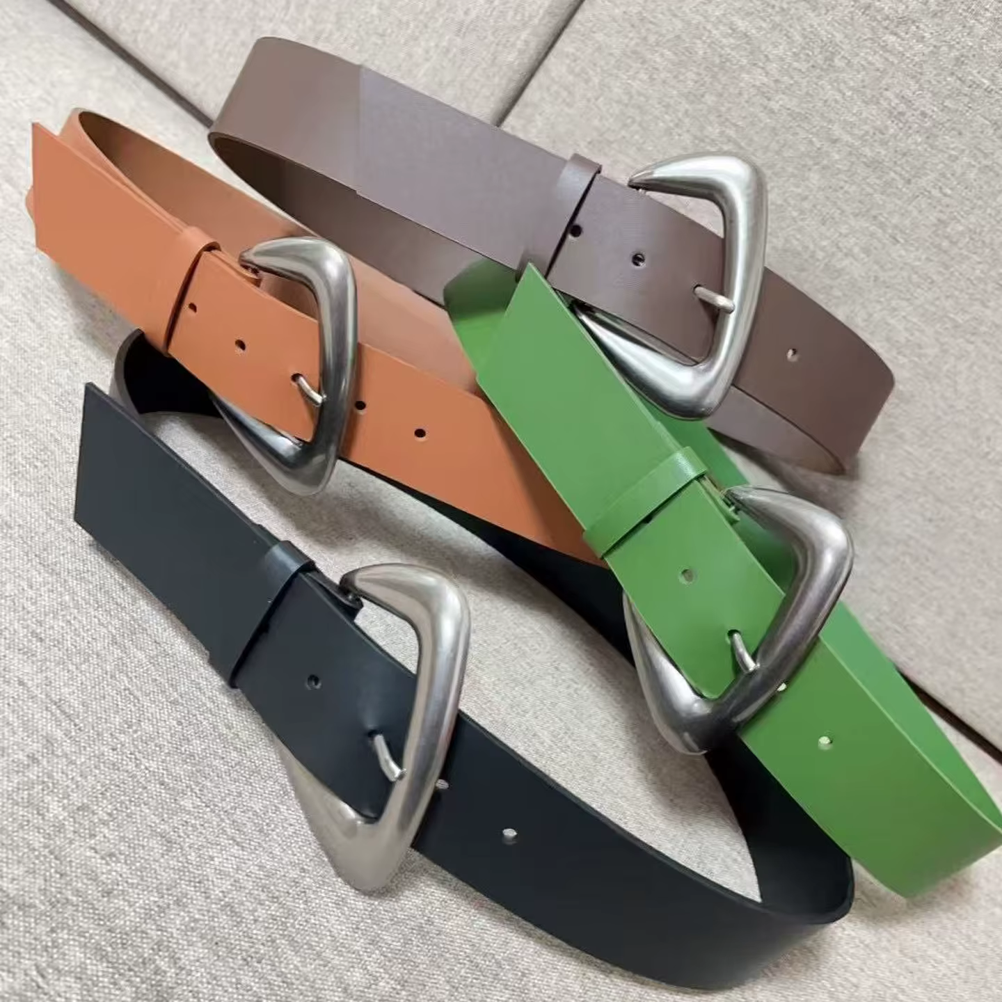 Ceinture large rétro en cuir de vache, ceinture en cuir véritable pour femmes, en vieille boucle argentée, décoration en métal, ceinture pour pantalons décontractés
