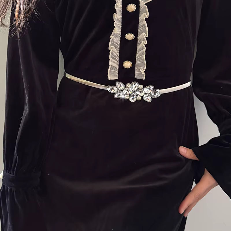 Haute qualité luxe Desiner femmes strass flore élastique chaîne en métal ceinture femme doré élégant taille