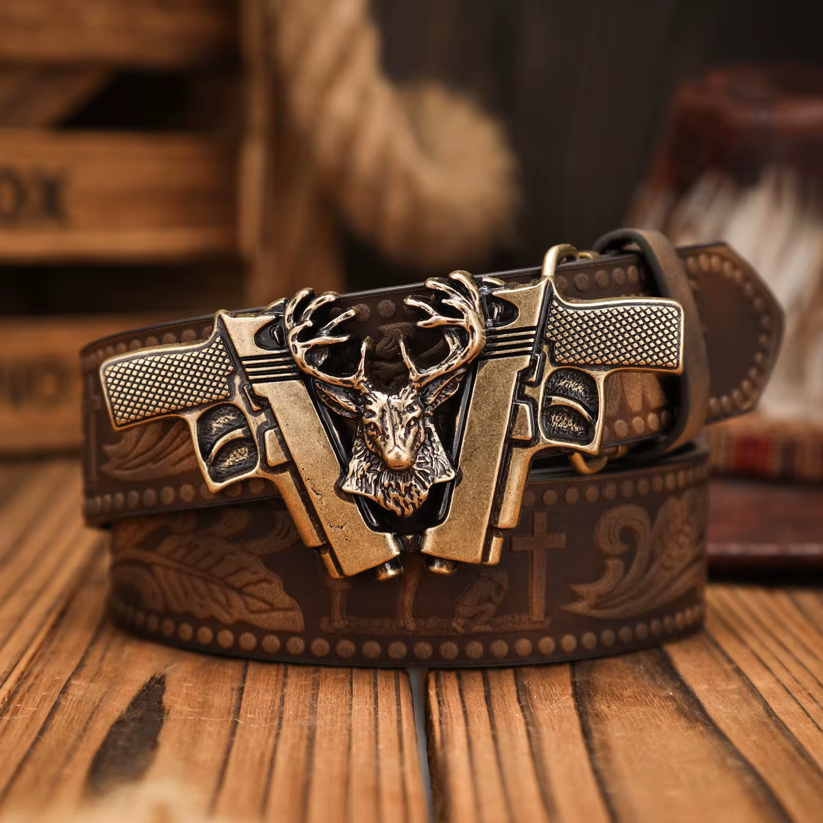 Une ceinture en PU à boucle de style occidental adaptée aux hommes et aux femmes