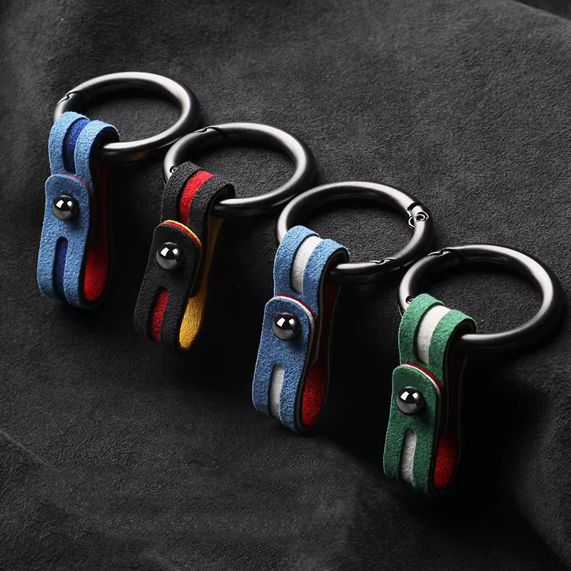 Porte-clés en métal, cuir et daim pour voiture