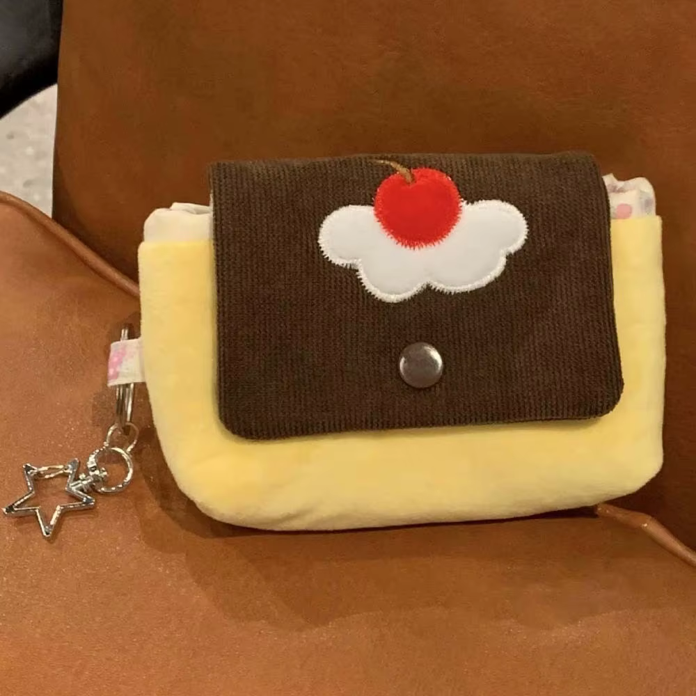 Porte-monnaie en velours doux au design Pudding de cerises