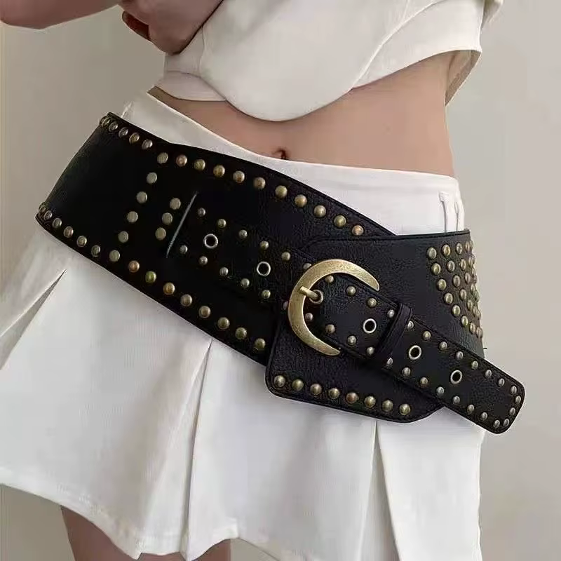 Ceinture large pour femme avec rivets rétro haut de gamme en bronze dans un style Wasteland