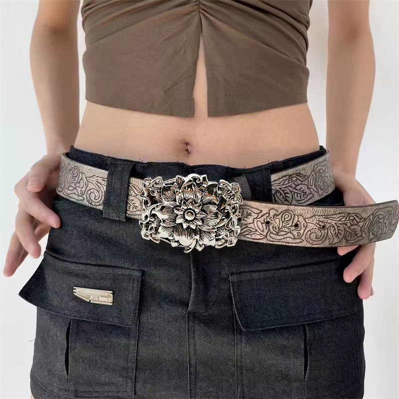 Ceinture vintage en argent avec boucle gravée florale 3D, ceinture décorative de style court en cuir noir gaufré
