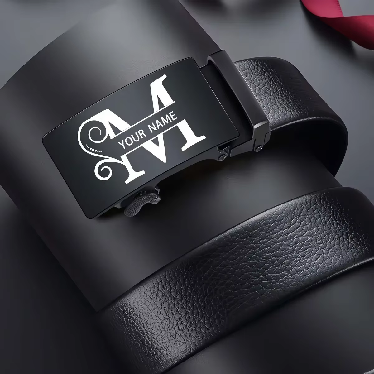 Ceinture pour hommes avec lettre de nom gravée personnalisée