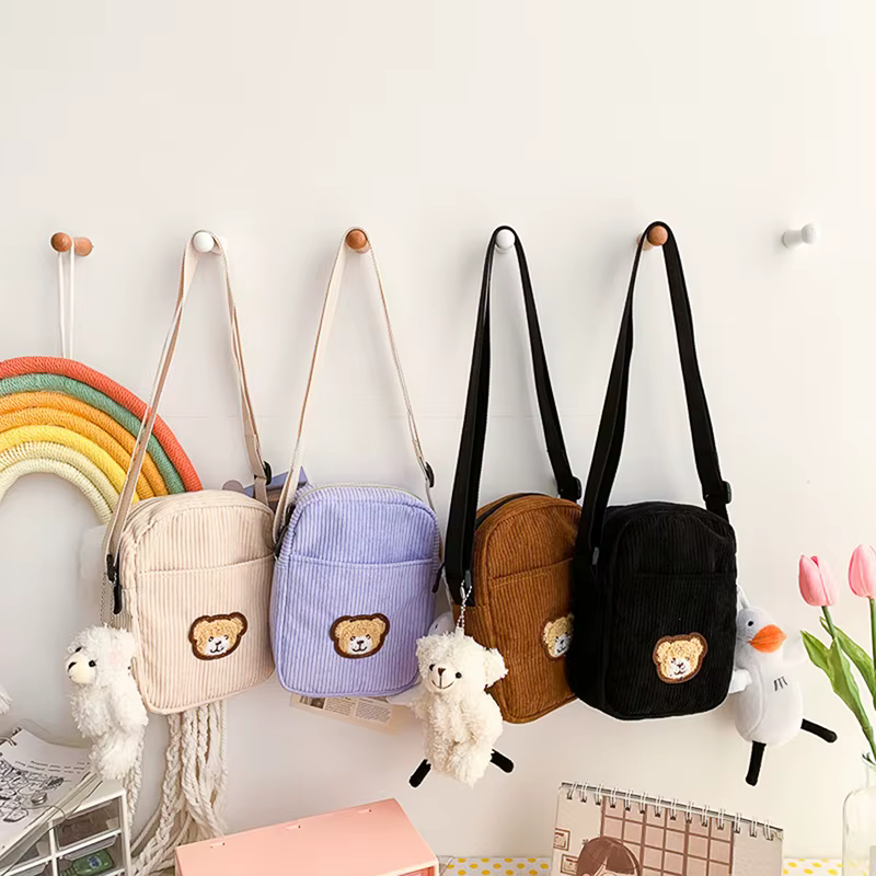 Porte-monnaie portable en velours côtelé avec motif ours